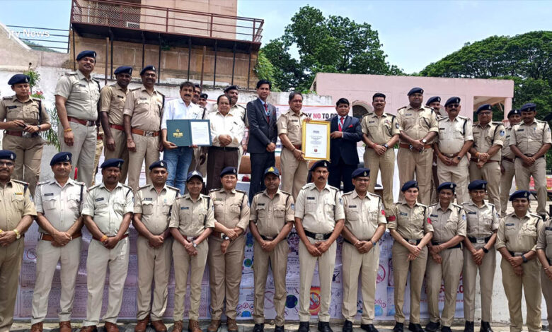 ⚡ Exclusive: नशे से दूरी है जरूरी 2.0 अभियान बना मिसाल, बड़वानी पुलिस का नाम वर्ल्ड बुक ऑफ रिकॉर्ड्स में दर्ज — Government's Big Move