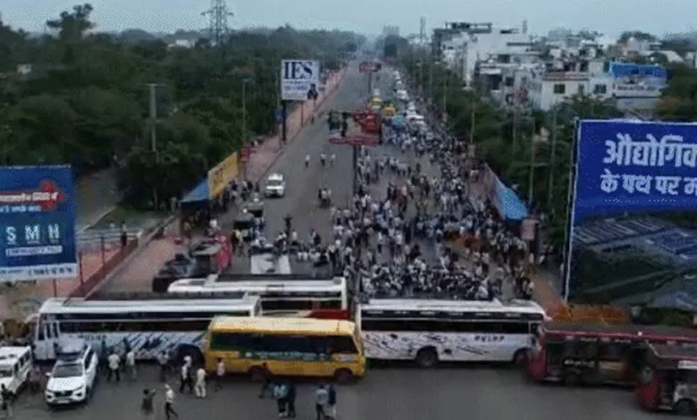 भोपाल में किसान आंदोलन के बीच बड़ा फैसला, CM मोहन यादव ने बनाई वार्ता समिति; अर्धनग्न प्रदर्शन से बढ़ा सियासी ताप
