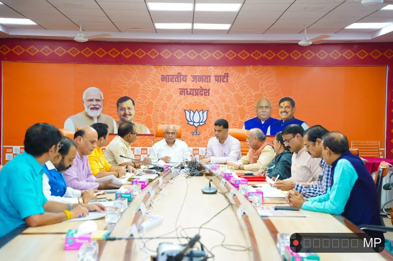 भाजपा में 'चाटुकारिता' का पर्याय बना नेता प्रत्येक दिये में डालता है 'तेल' अन्य कार्यकर्ता होते हैं परेशान