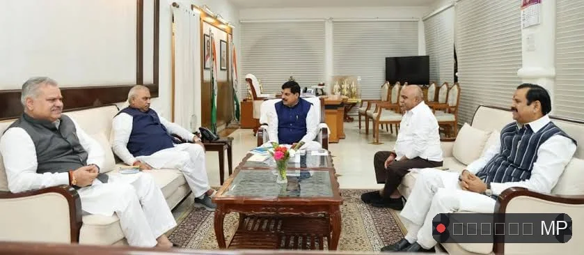 ये कैसी भाजपा है हार का ठीकरा प्रदेश अध्यक्ष पर फोड़ा जाता है और मीडिया प्रभारी के चयन की बात आई तो सीएम और शिवप्रकाश नाम तयं करेंगे