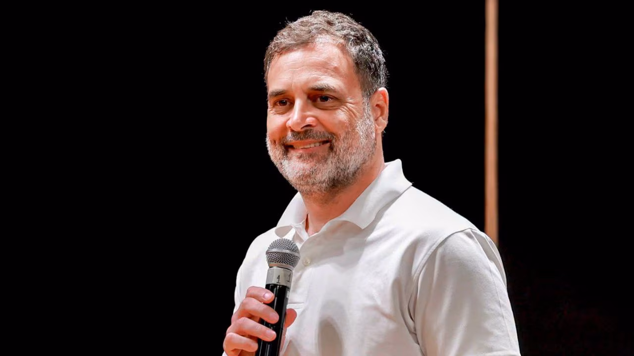 इंदौर में Gen-Z छात्रों से बोले राहुल गांधी मौजूदा सिस्टम को सवाल पसंद नहीं उसे अंधभक्त चाहिए