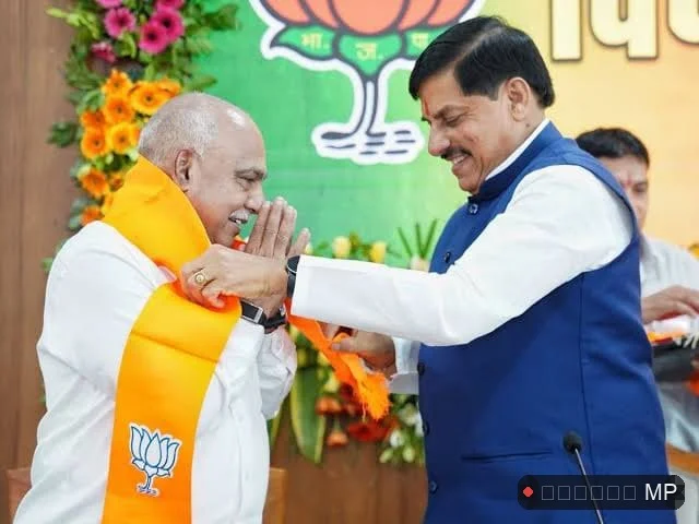 भाजपा की 'संगठनात्मक' नियुक्तियों में सरकार के हस्तक्षेप से कार्यकर्ताओं में 'असंतोष' प्रदेश अध्यक्ष नहीं सीएम ले रहे संगठन के फैसले