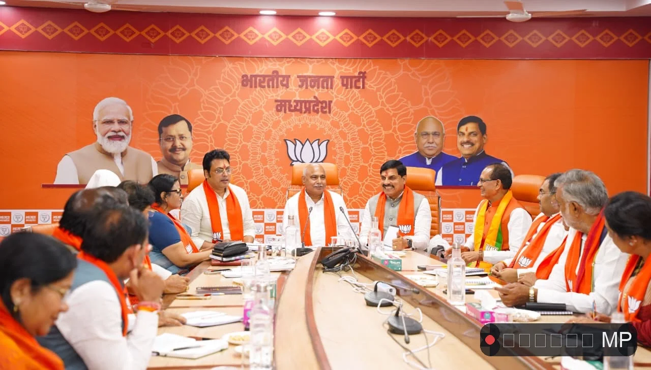 बीजेपी कोर ग्रुप में विवादित बयान देने वालों को चन्द्रशेखर तिवारी की दो टूक कमजोर सीटों पर भी बनी रणनीति राहुल को घेरने पर जोर