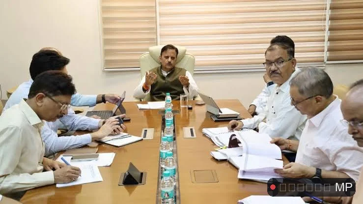 'कोमा' में मोहन सरकार का स्वास्थ अमला मौत के मामले दबाने में एक साथ जुटे सत्ता और संगठन विपक्ष को रोकना जरुरी लेकिन व्यवस्था सुधार पर जोर नहीं