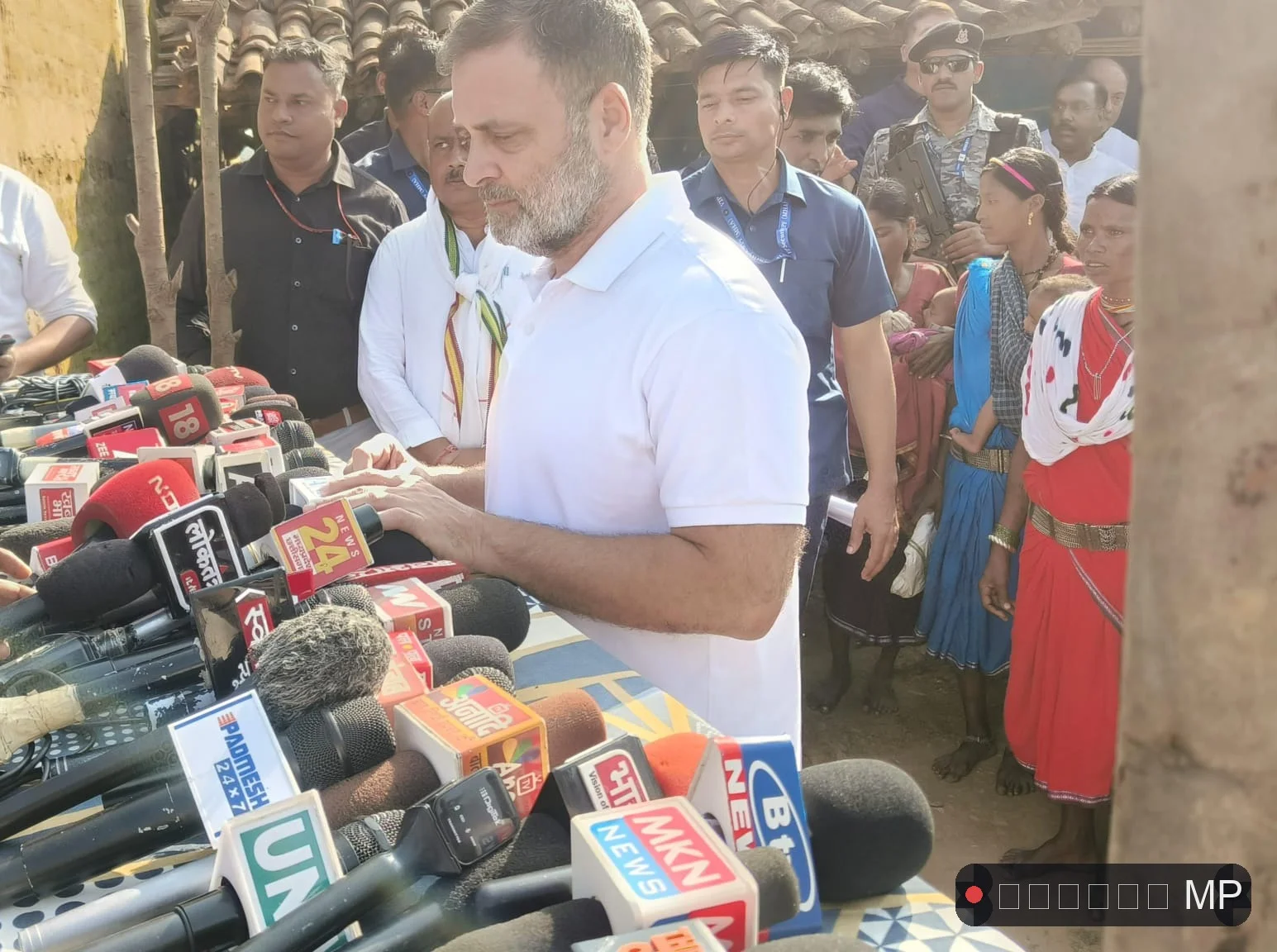 आदिवासी देश के पहले 'मालिक' हैं उन्हें उनका अधिकार मिलना चाहिए बालाघाट में बोले राहुल गांधी
