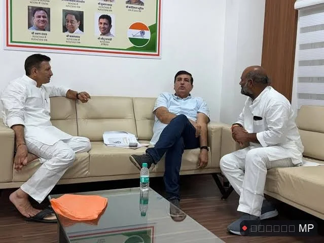वोट चोरी को लेकर कांग्रेस का बड़ा प्लान 25 अक्टूबर से घर-घर चलेगा संपर्क अभियान