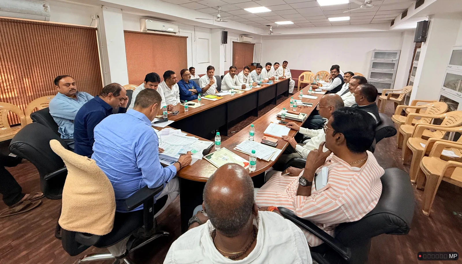 एमपी में कांग्रेस बढ़ाएगी कार्यकर्ताओं का 'कुनवा' दिसंबर से ऑनलाइन सदस्यता अभियान होगा आगाज सदस्यों की संख्या दोगुनी करने का लक्ष्य