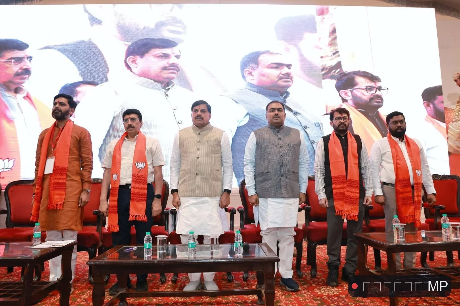 दुनिया की सबसे बड़ी पार्टी सोशल मीडिया पर सबसे छोटी MP में BJP की पोस्ट को खुद कार्यकर्ता नहीं कर रहे लाइक-शेयर मुख्यालय में हड़कंप