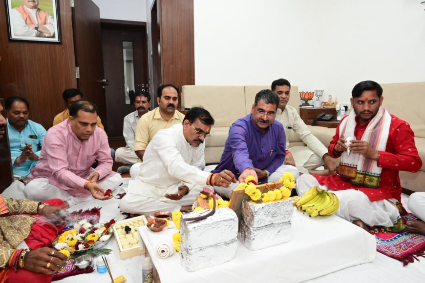 दीपावली के मौके पर बीजेपी प्रदेश कार्यालय में हुआ लक्ष्मी पूजन,प्रदेश अध्यक्ष वीडी शर्मा ने की पूजा
