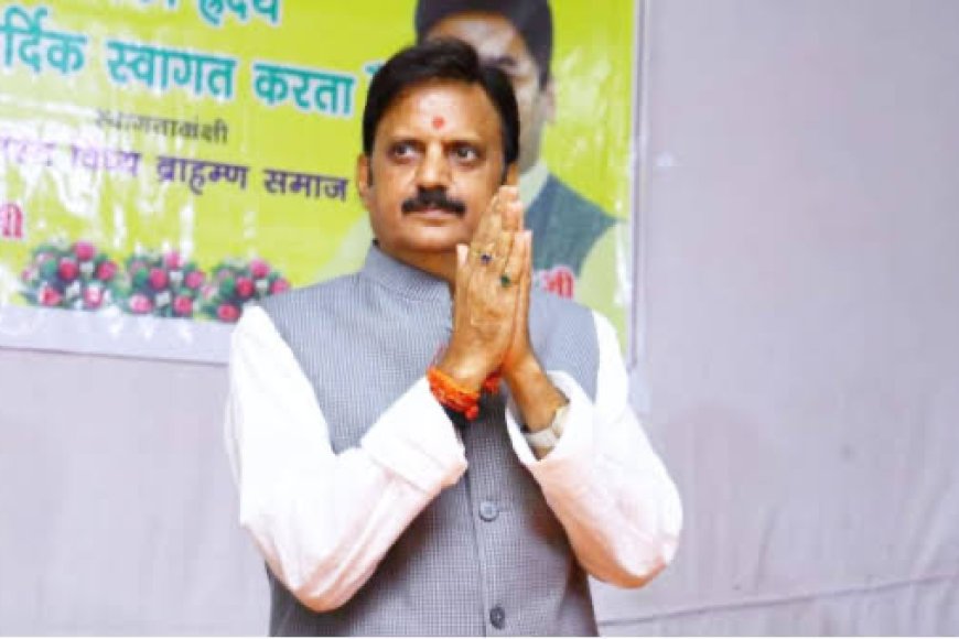 उप मुख्यमंत्री राजेन्द्र शुक्ला के शासकीय आवास पर रीवा की जनता का होता है अपमान