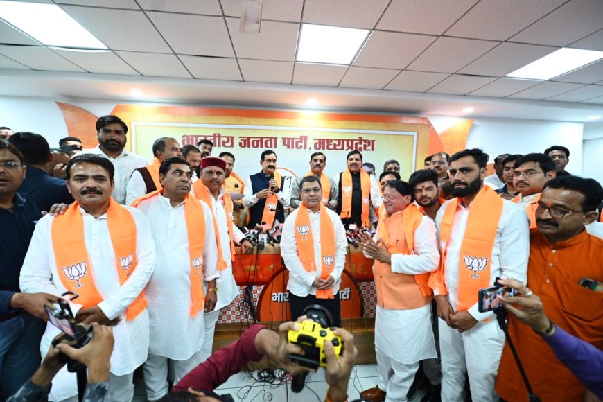 कमलनाथ के सबसे करीबी ब्यक्ति ने छोड़ा हाथ,हजारों कार्यकर्ताओं ने ली बीजेपी की सदस्यता
