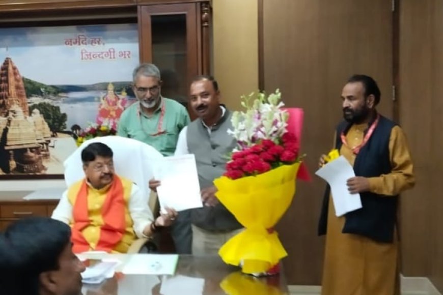 संविदा कर्मचारियों के प्रतिनिधि मण्डल ने कैलाश विजयवर्गीय से की मुलाकात,संविदा नीति लागू नहीं होने की कही बात