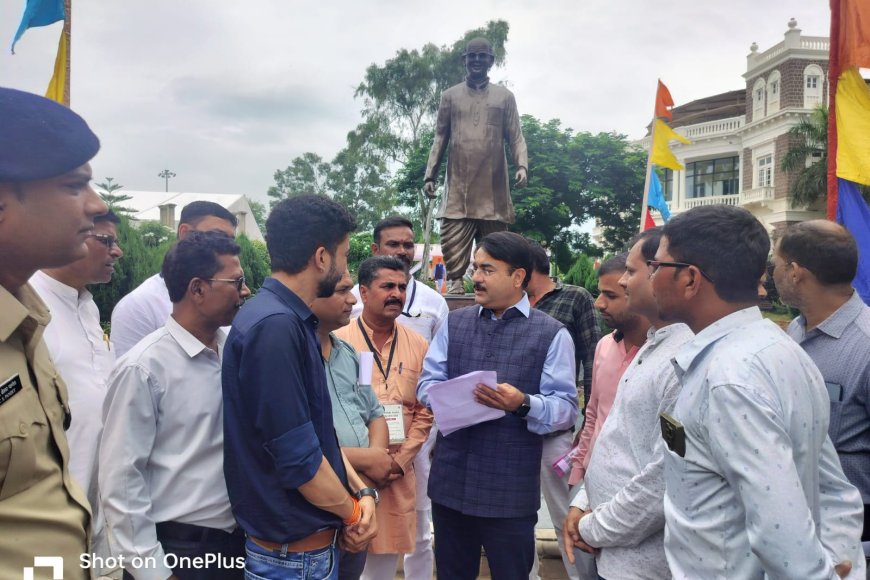 स्वास्थ्य रक्षकों ने और प्रैक्टिस करने वाले चिकित्सकों ने राज्य मंत्री नरेन्द्र शिवाजी पटेल को सौंपा ज्ञापन