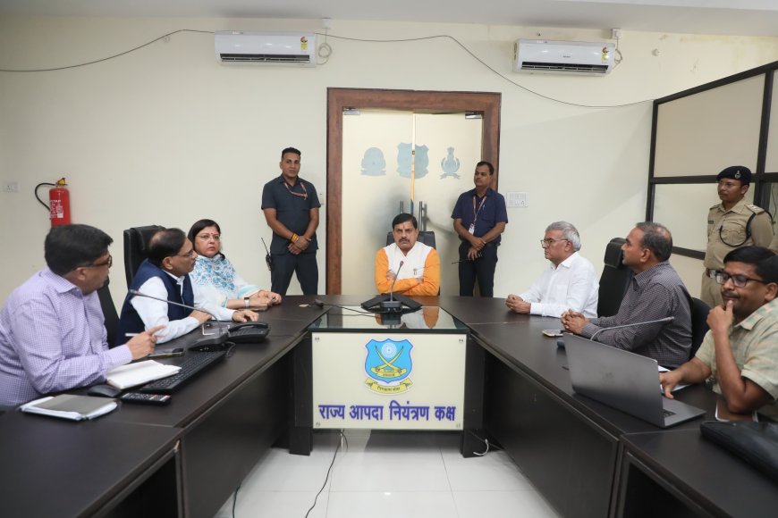 देर रात मुख्यमंत्री ने प्रदेश के बाढ़ हालातों की ली जानकारी,अधिकारियों के साथ बैठक कर दिए आवश्यक दिशा निर्देश