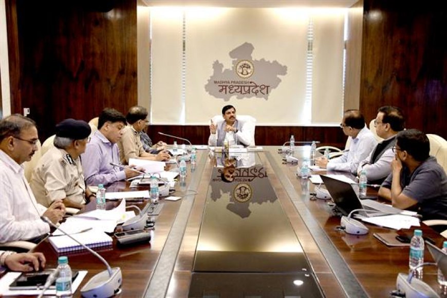 सीएम यादव का सख्त आदेश,बाढ़ नियंत्रण में लगे अधिकारी-कर्मचारी 24 घंटे करें कार्य