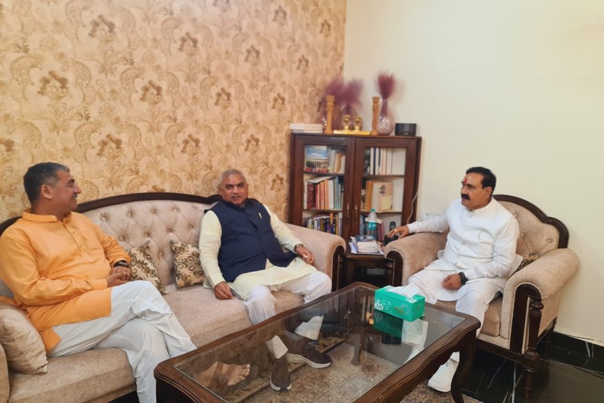 ‘संघ और संगठन’ एक साथ पहुंचा पूर्व गृह मंत्री डॉ. नरोत्तम मिश्रा के निवास,अध्यक्ष पद को लेकर एकबार फिर तेज हुआ कानाफूसी का दौर