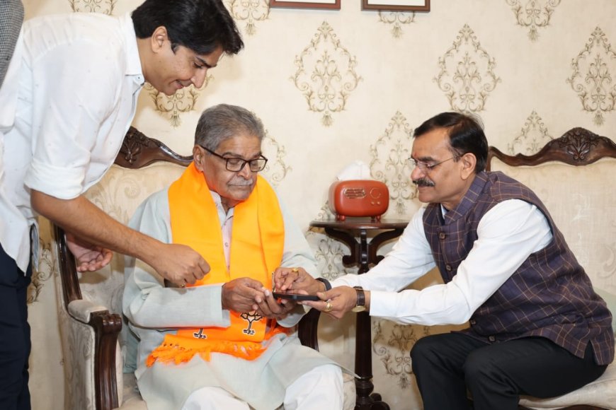 भाजपा के वरिष्ठ नेता गौरीशंकर शेजवार को प्रदेश अध्यक्ष वीडी शर्मा ने दिलाई भाजपा की सदस्यता