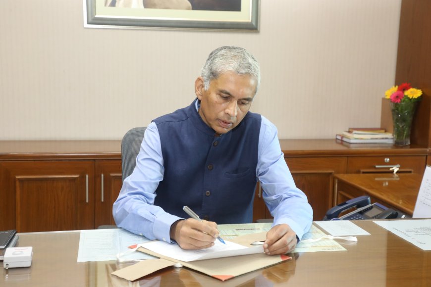 मप्र के नए प्रशासनिक मुखिया अनुराग जैन ने लिया चार्ज,शासकीय योजनाओं को जन-जन तक पहुंचाना होगा चुनौती