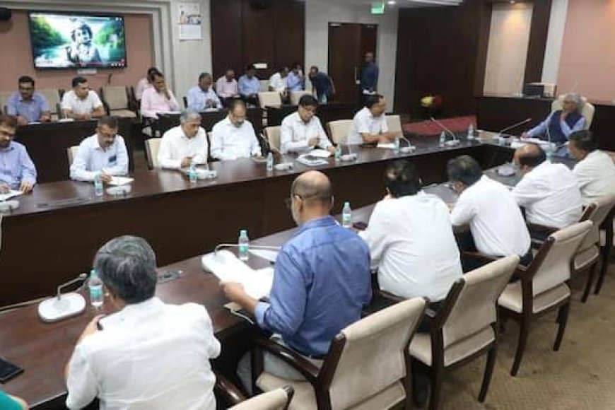 शासकीय अधिकारी-कर्मचारियों को लेकर मुख्य सचिव अनुराग जैन का बड़ा फैसला,एक जगह पर जमे कर्मचारियों को हटाने की चलेगी मुहिम ‘इंदौर सिविल सर्विस’ कल्चर होगा बंद