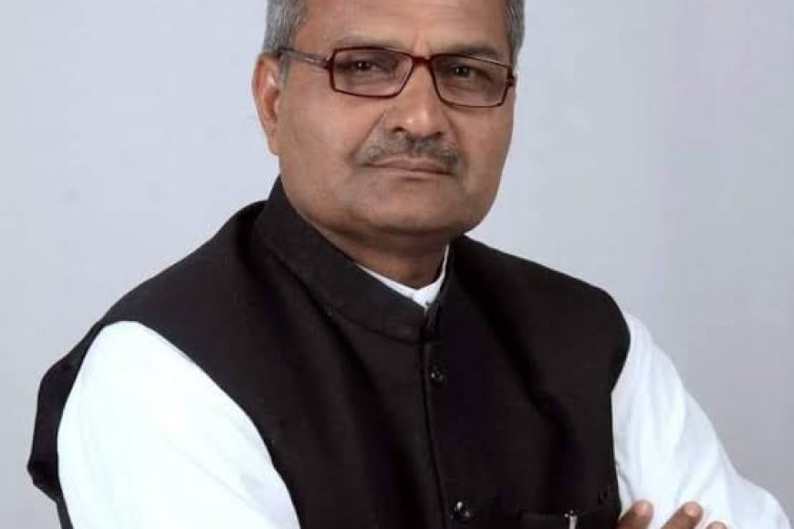 'किसी के बिस्तर को झांकने नहीं जाते रीवा सांसद जनार्दन मिश्रा' राज्यपाल के सामने दिया बेतुका बयान