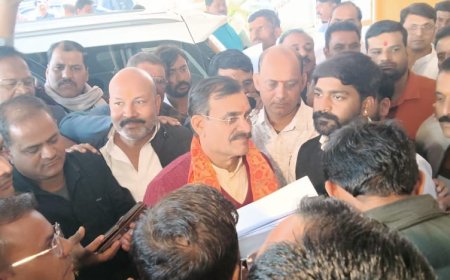 'नाराज कार्यकर्ताओं से 'घिरे' बीजेपी अध्यक्ष वीडी शर्मा,'मंडल अध्यक्षों’ के 'निष्पक्ष' उनाव पर उठे सवाल