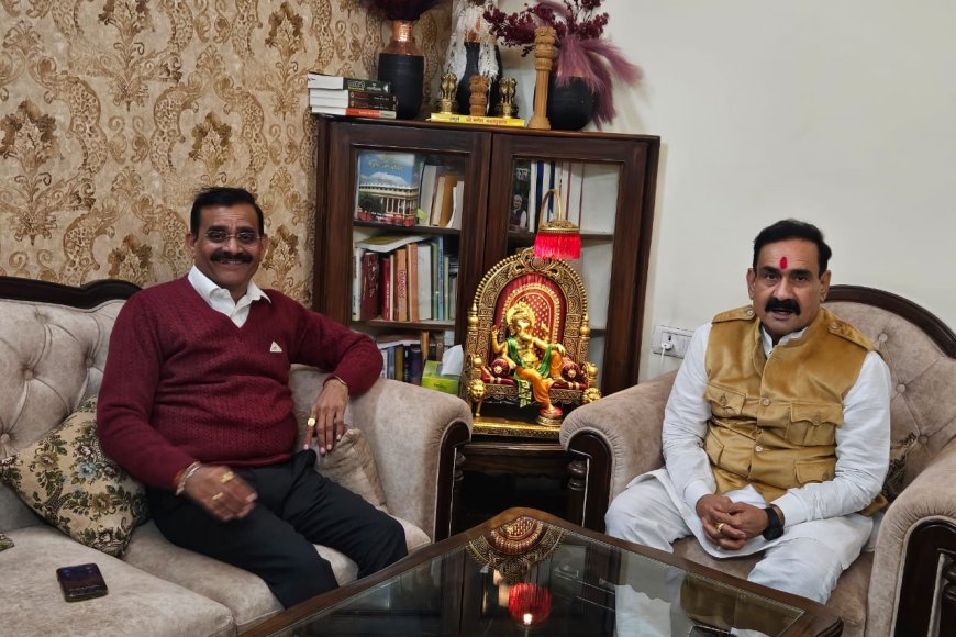 डॉ. नरोत्तम मिश्रा से मिले बीजेपी अध्यक्ष वीडी शर्मा,चांदनी रात और कड़कड़ाती ठंड में बढ़ी सियासी सिहरन