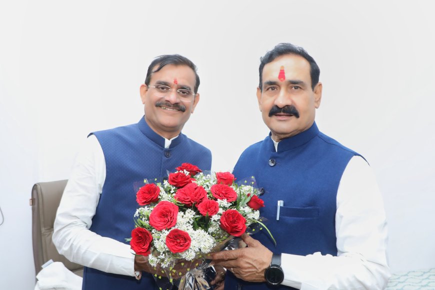 'अध्यक्षीय' चर्चा के बीच वीडी और नरोत्तम मिश्रा की मुलाकात ने बढ़ाया सियासी पारा