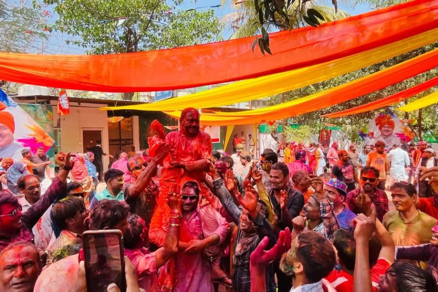 पंचमी के रंग में रंगे 'भगवान' कार्यकर्ताओं के साथ खेला रंग और गुलाल