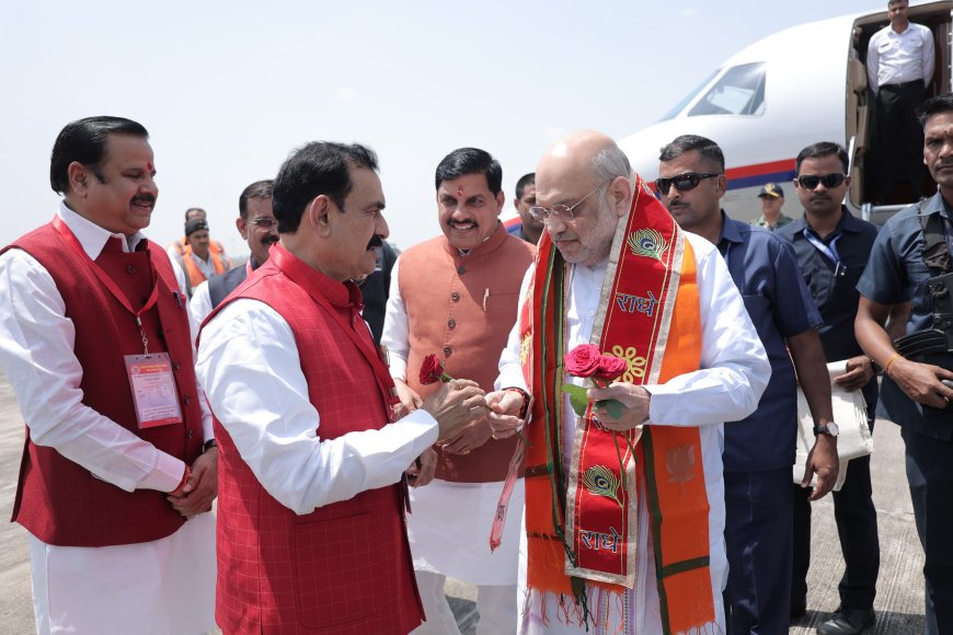 न होंठ हिले न शब्द निकले सिर्फ आंखों ही आंखों में दोनों नेताओं ने की बात