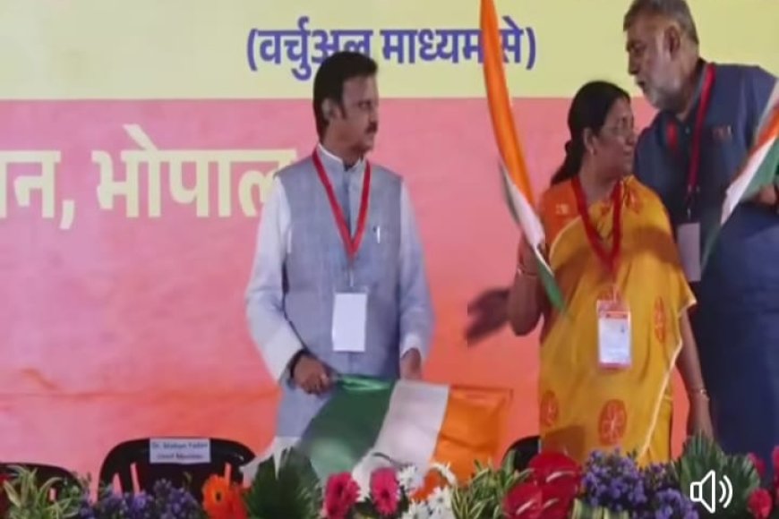राजेन्द्र शुक्ला को पता नहीं चला मोदी मंच पर आ गए,आखिर इतनी ‘टेंशन’ में क्यों हैं राजेन्द्र शुक्ला पढ़िए पूरी खबर