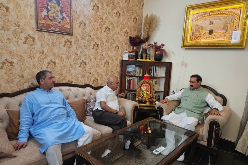 डॉ. नरोत्तम मिश्रा के निवास पर बीजेपी अध्यक्ष खंडेलवाल और हितानंद शर्मा ने लिया सियासी व्यंजन का जायका