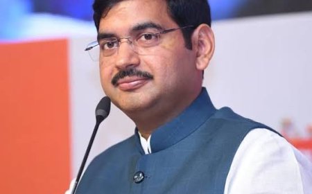 मीडिया को 'परिवार' और उनकी समस्या को अपनी समस्या समझने वाले आशीष अग्रवाल को दूसरी पारी की सौगात