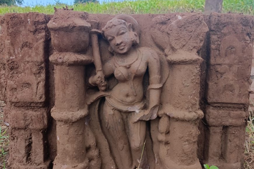 दमोह के टीले पर मिली हजारों साल पुरानी भगवान की मूर्ति,खबर फैलते ही उमड़ा आस्था का जन सैलाव