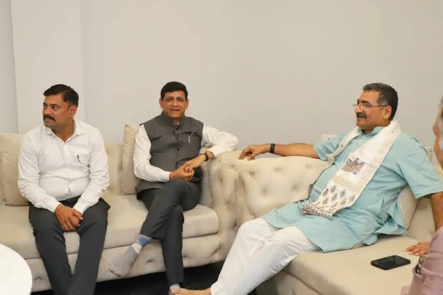 पहले इंदौर फिर दिल्ली में बजा 'घंटा' पुष्यमित्र भार्गव और कैलाश विजयवर्गीय को लगी फटकार मकर संक्रांति के बाद फिर सुनाई देगी गूंज