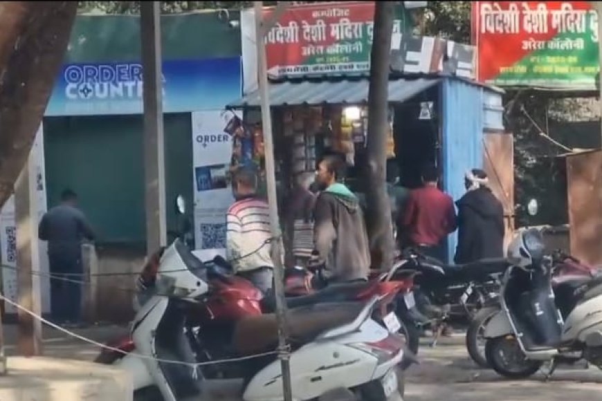 अहाते बंद हुए तो सड़क में ही छलकने लगे जाम परेशान नागरिकों ने विवेक त्रिपाठी के नेत्रृत्व में किया प्रदर्शन