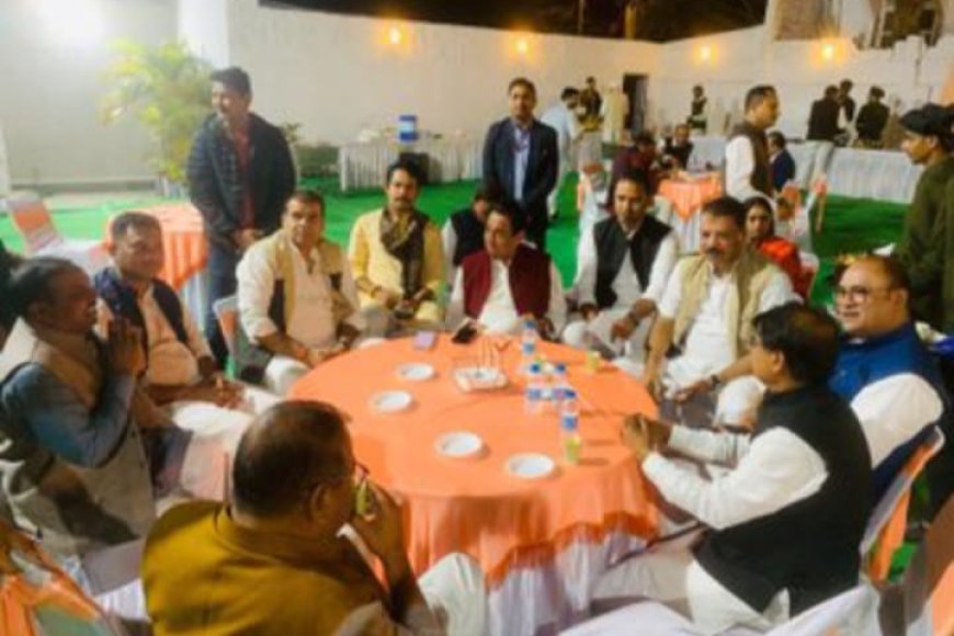 सियासी पिच से 'क्लीनबोल्ड' हो चुके कमलनाथ ने डिनर की टेबल पर कांग्रेस विधायकों को दिया गुरु मंत्र