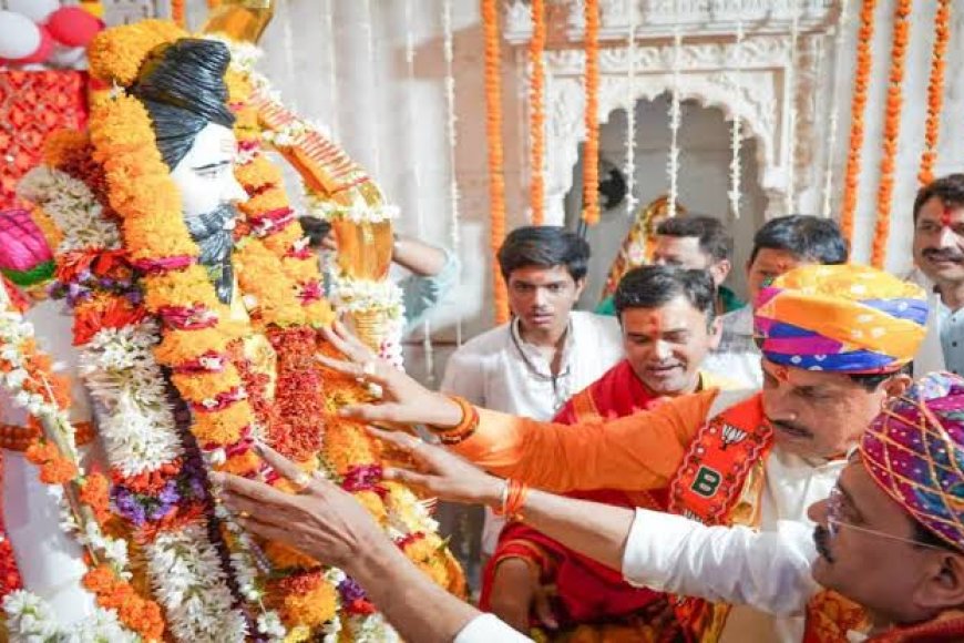 'सवर्ण' विरोधी होती भाजपा के लिए अब कठिन होगी आगे की राह 'सवर्ण' के नेताओं को भी किया जा रहा साइड लाइन