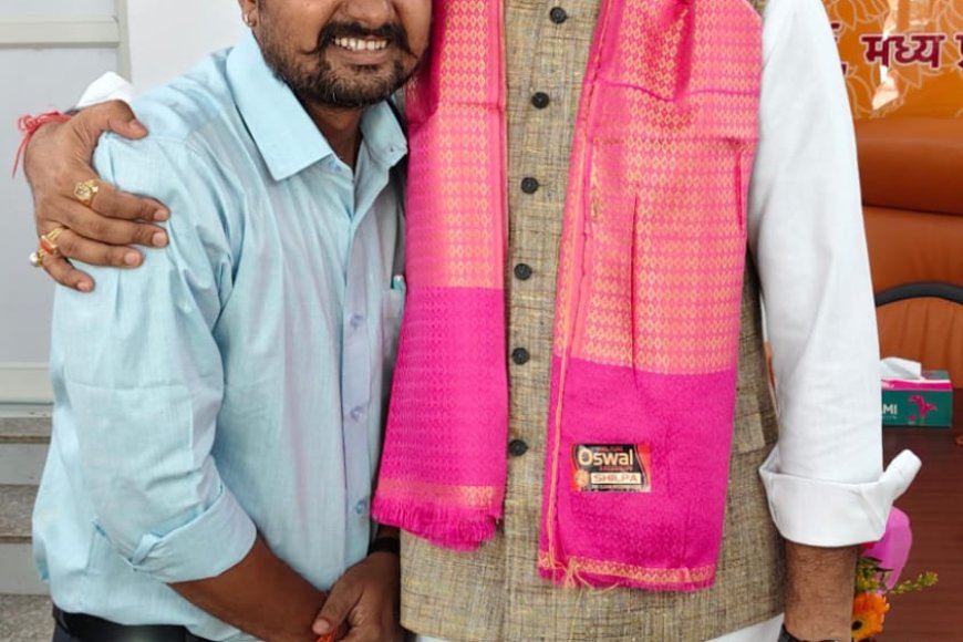 विवेक को 'आशीष' मिलते ही उसने परदे के पीछे रह कर भी भाजपा की रीति-नीति को पर्दे के सामने जीवंत करने का काम किया