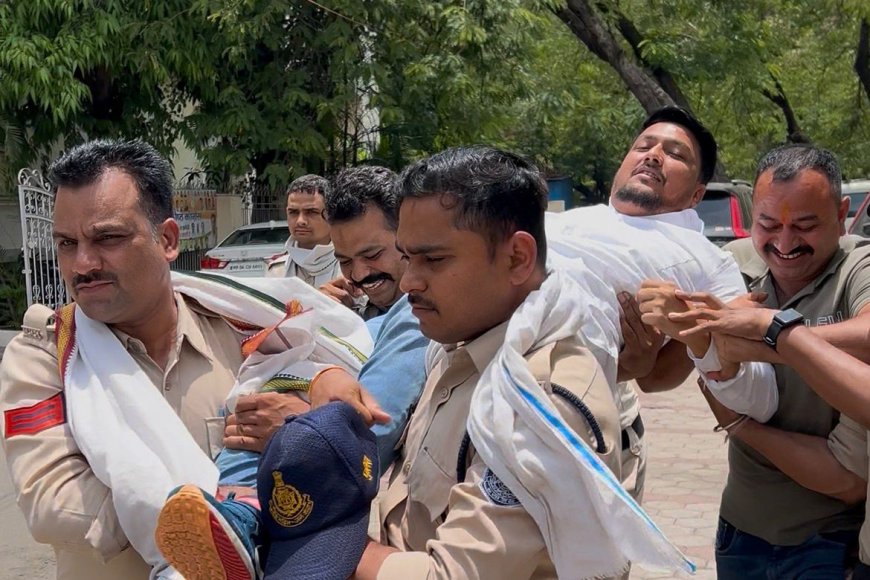 NSUI के उपाध्यक्ष को टांग कर ले गई पुलिस NEET पेपर लीक मामले में कर रहे थे प्रदर्शन