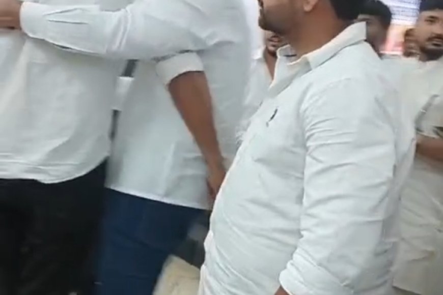 कुर्सी को लेकर कांग्रेस कार्यालय में हुई 'मारकुटाई' आपस में भिड़े यूथ कांग्रेस के कार्यकर्ता