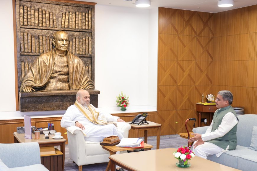 आंखों का डायरेक्शन बता रहा है कि रजनीश अग्रवाल अमित शाह की नजर में क्या मायने रखते हैं